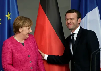 Macron'dan sıfır protokol hatası