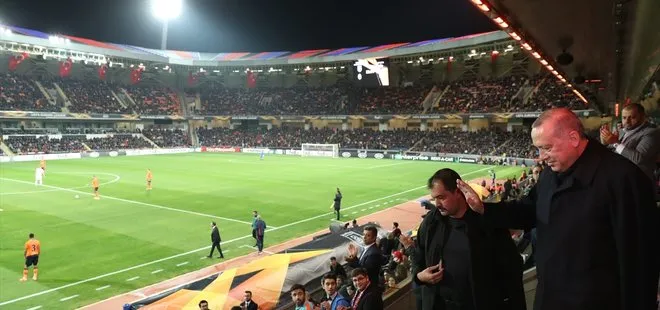Başkan Erdoğan, Medipol Başakşehir-Roma maçını canlı izledi