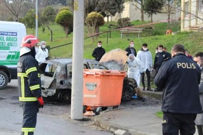 Kocaeli'de park halinde yanan araçta ceset bulundu! - 5
