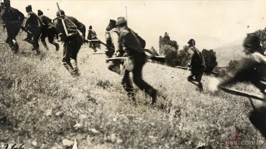 Yürekleri titreten 30 Ağustos Zafer Bayramı şiirleri: 2, 4, 6 ve 8 kıtalık anlamlı dizeler 5