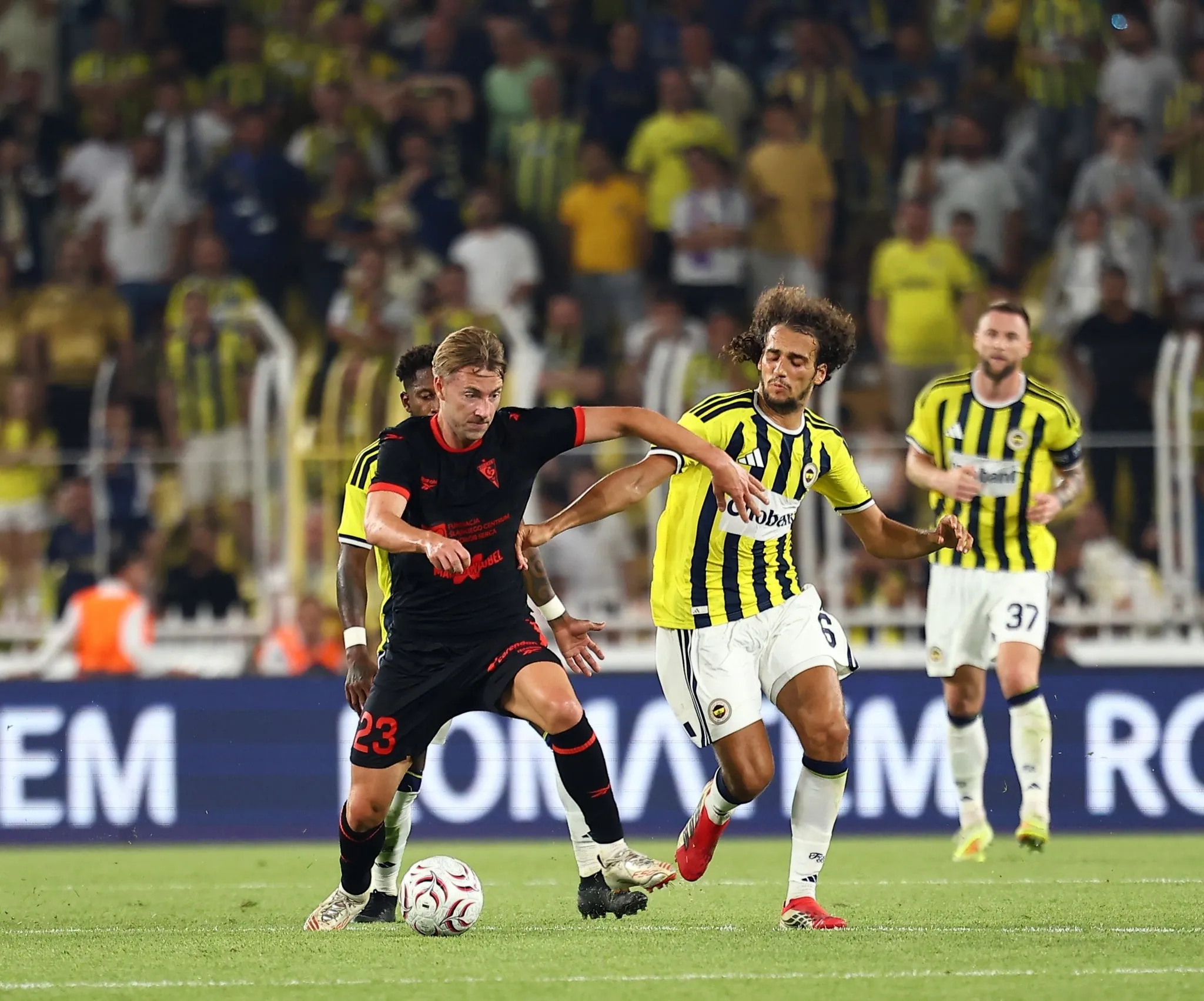 Fenerbahçe deplasmanda tur peşinde! Rakip Gornik Zabrze