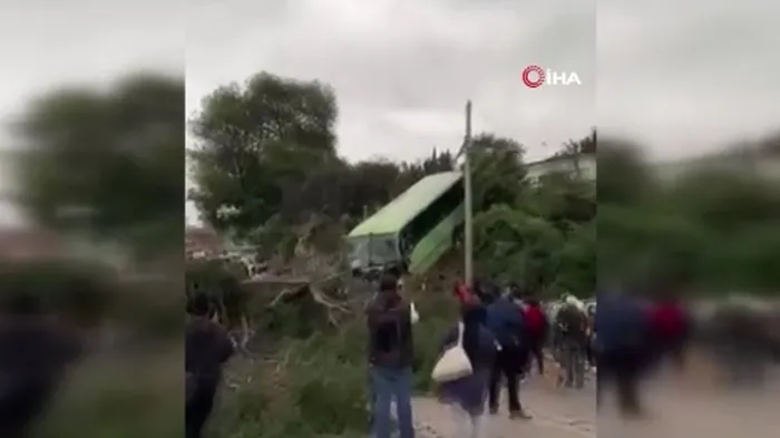 Meksika’da toplu taşıma otobüsü şarampole yuvarlandı: 31 kişi yaralandı - 1
