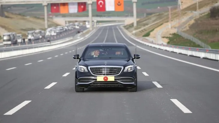 Başkan Erdoğan kurdeleyi kesip otomobille yolu test etti! Kuzey Marmara Otoyolu Kınalı-Odayeri Kesimi açıldı...