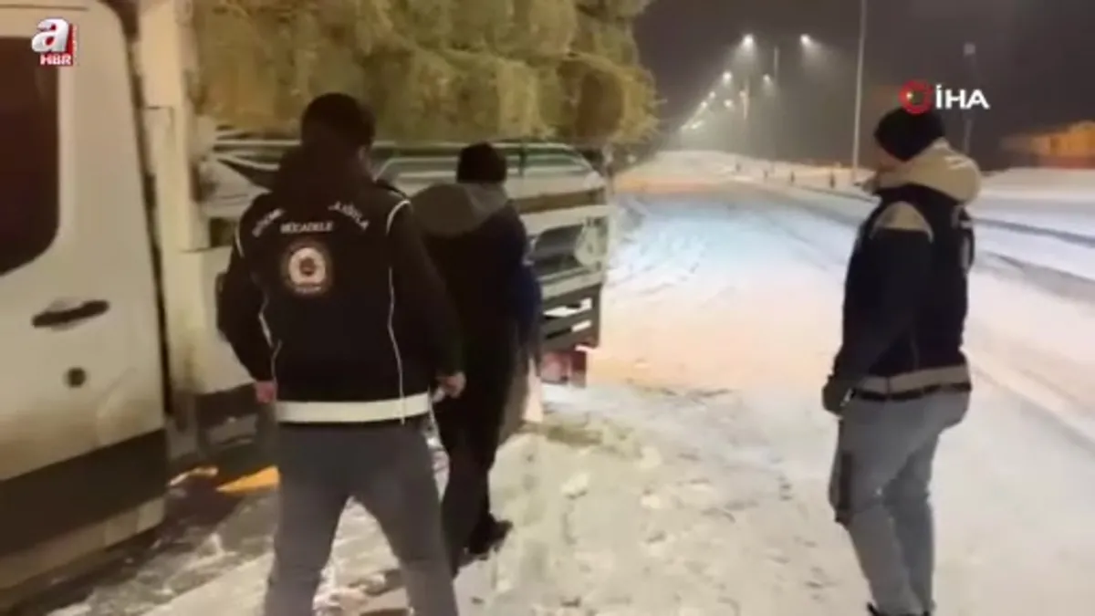 Kars'ta saman balyaları arasından kaçak göçmen çıktı: 1 tutuklama