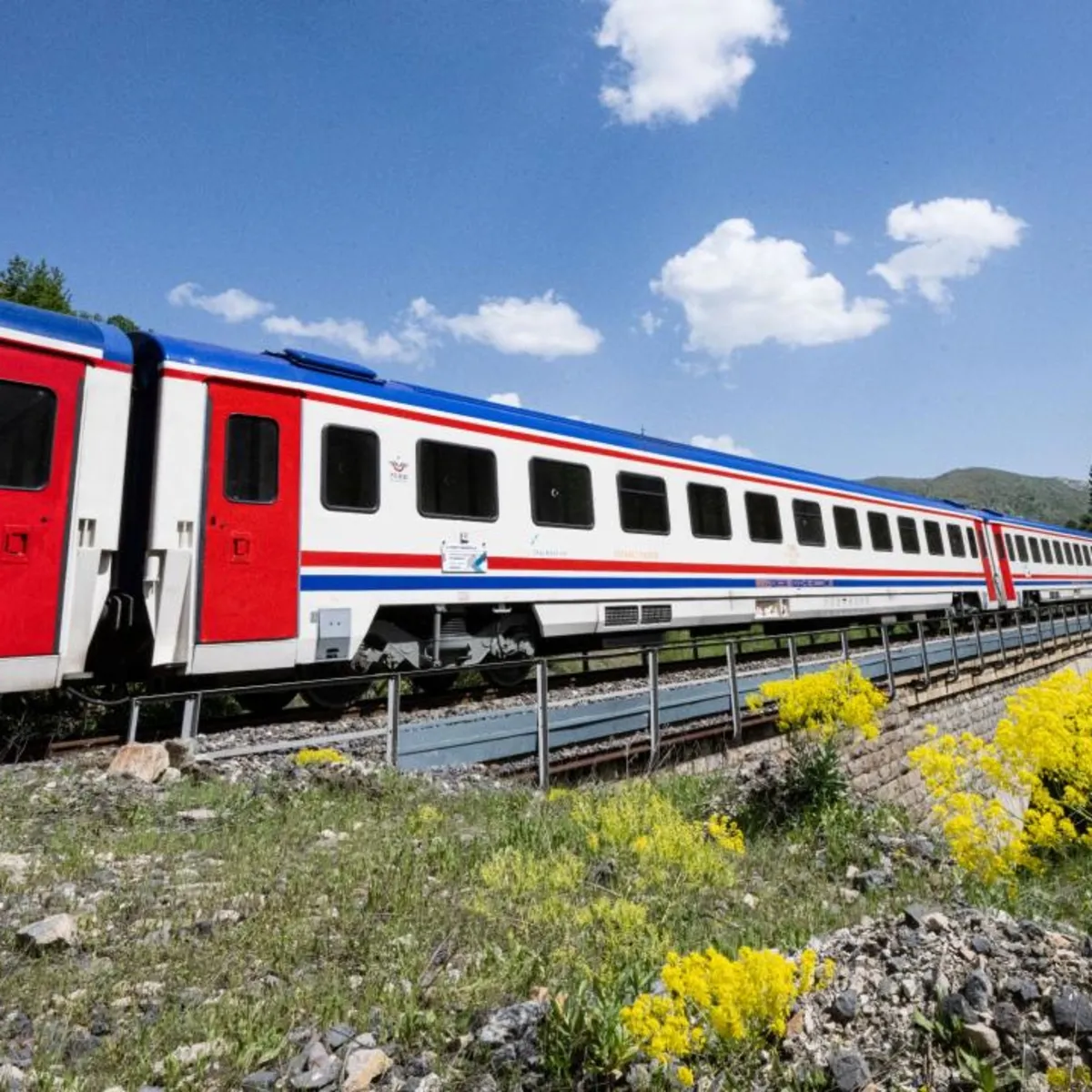 Tren yolcuları dikkat! Açık bilet süresi yarıya indirildi