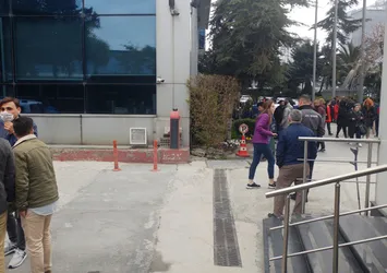 İstanbul'da koku paniği! Tüm bina boşaltıldı