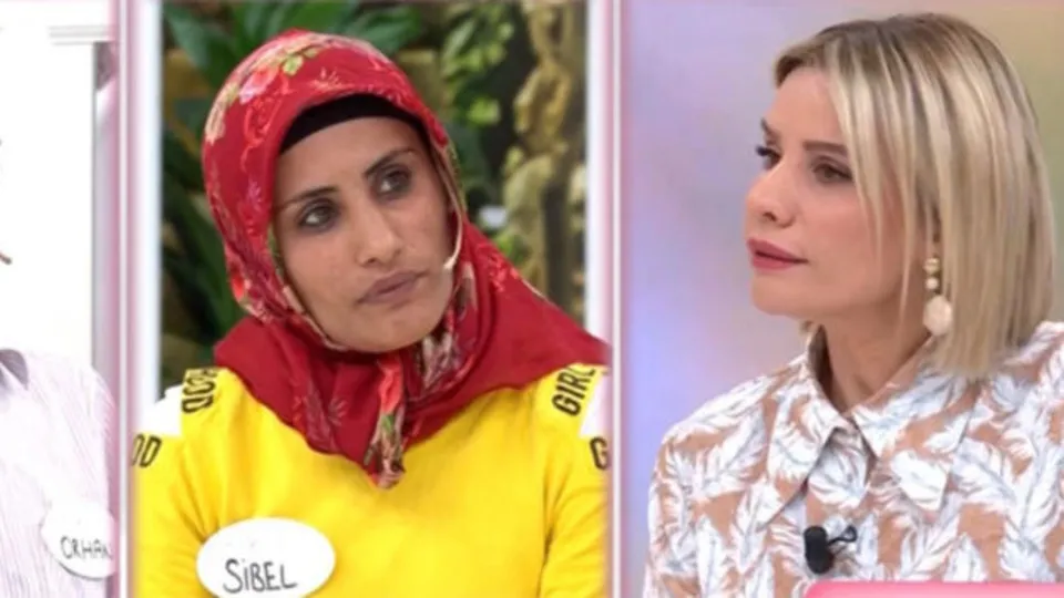 Esra Erol’da şoke eden yüzleşme! 'Kocana söyleme erkek arkadaşım burada'