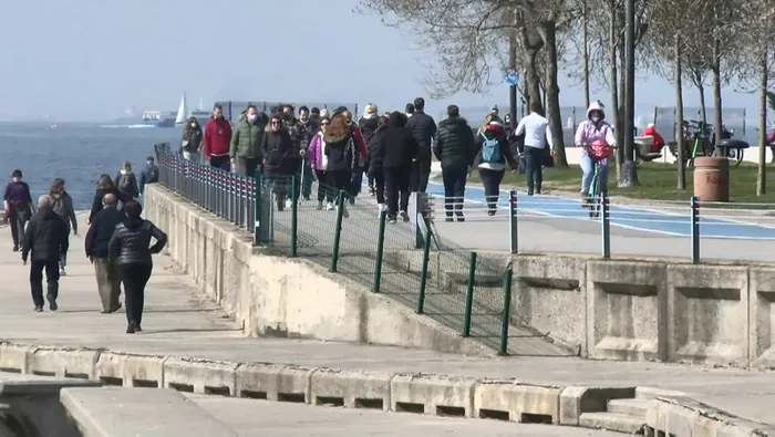 Son dakika: İstanbul’da kısıtlamasız cumartesi yoğunluğu: Trafik kilit! Akın ettiler
