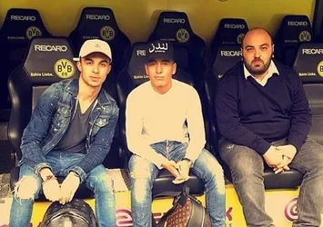 Emre Mor'un Arapça Londra yazan şapkası