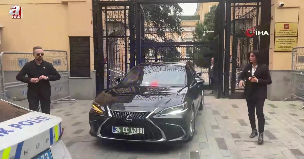 Rusya heyeti konsolosluktan ayrıldı