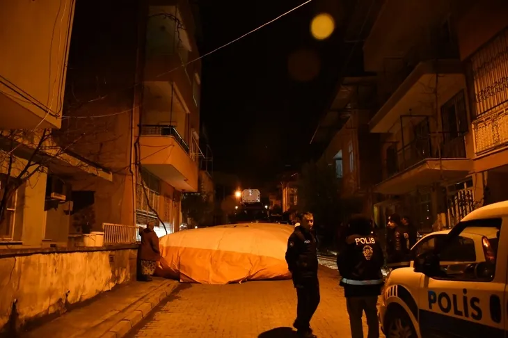 1581630382153.jpg Sinir krizi geçiren vatandaş ortalığı birbirine kattı - 1