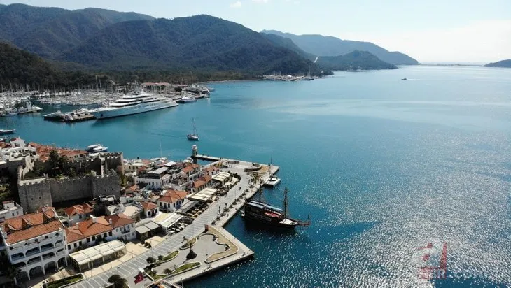 Rus milyarderin yatları Muğla’da! Roman Abramoviç’in ikinci yatı da Marmaris’e demir attı