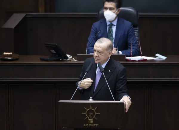 son-dakika-ak-parti-grup-toplantisi-baskan-erdogandan-onemli-aciklamalar-1640164761484.jpg Son dakika: AK Parti Grup Toplantısı | Başkan Erdoğan: Kur korumalı mevduat sistemi amacına ulaştı - 6
