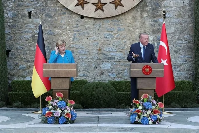 Son dakika: Başkan Erdoğan ile Angela Merkel arasında gülümseten "koalisyon" diyaloğu - 2