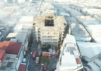 İstanbul'da 16 saat süren yangın