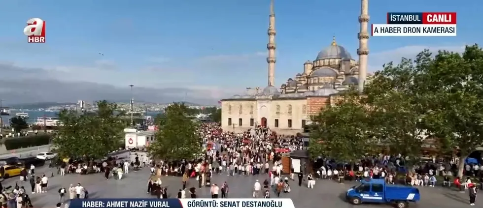 1779985197691.jpg Dünya bu manzaraya akın etti! Bayramda İstanbul doldu taştı! Adım atacak yer kalmadı - 2