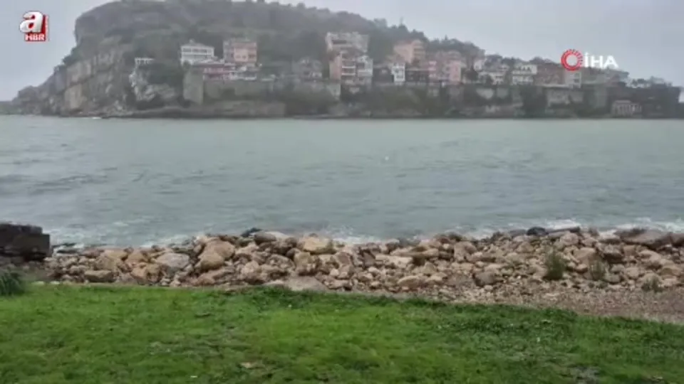 Amasra’da dalga boyu 3 metreye ulaştı