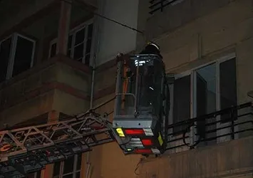 Apartman boşluğuna düşen otel çalışanı öldü