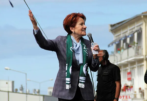 Düzce’de büyük fiyasko! Kemal Kılıçdaroğlu’nun mitingindeki geniş boşluklar dikkat çekti