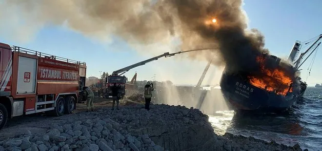 İstanbul’da korkutan gemi yangını! Kartal’da kıyıya vurdu