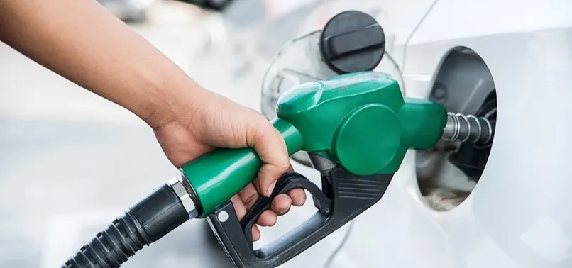 Benzinde 14 kuruşluk indirim