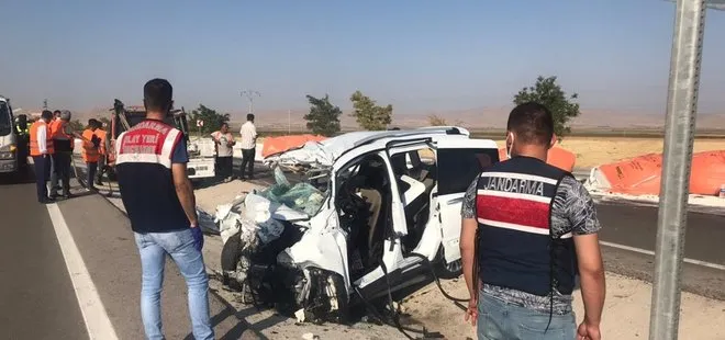 Son dakika: Konya’da korkunç kaza! Patlayıcı yüklü TIR ile hafif ticari araç çarpıştı: 6 ölü