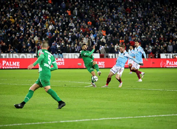 trabzonspor-1-giresunspor-1-mac-sonucu-firtina-evinde-giresuna-takildi-1642619817631.jpg Trabzonspor: 1 - Giresunspor: 1 MAÇ SONUCU | Fırtına evinde Giresun'a takıldı - 2