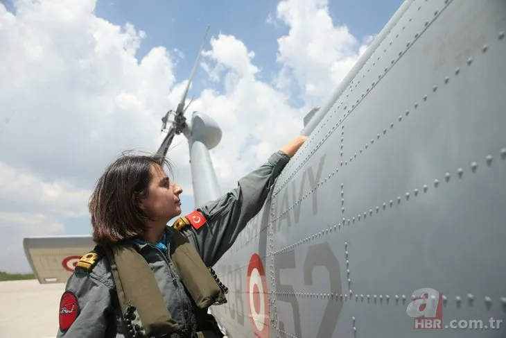 Annesinin hayalini gerçekleştirdi Deniz Hava Komutanlığının tek kadın pilotu oldu