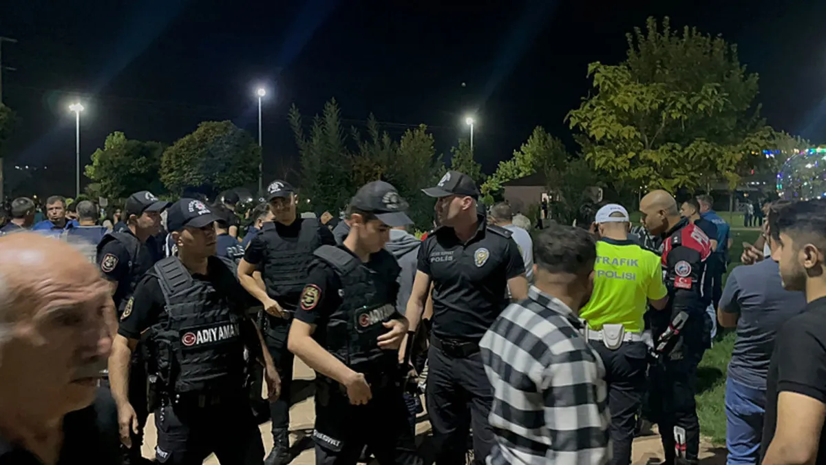 Konserde bıçaklı kavga: 2 yaralı 3 gözaltı