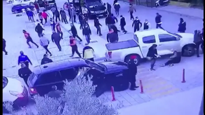 Mustafa Üstündağ’dan silahlı kavga açıklaması: “Kız arkadaşım dayak yedi” - 4