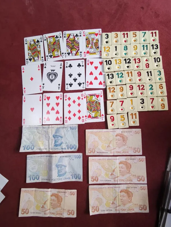 Son dakika | Kiraladığı evi kumarhaneye çevirdi! Polis hepsine ceza yazdı - 1