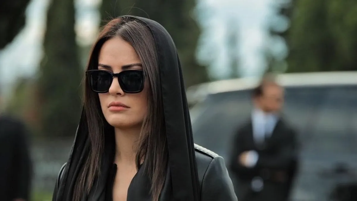 Oyuncu İrem Sak'ın babası hayatını kaybetti