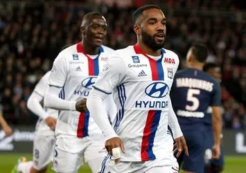 Lyon'da çifte şok! Lacazette...