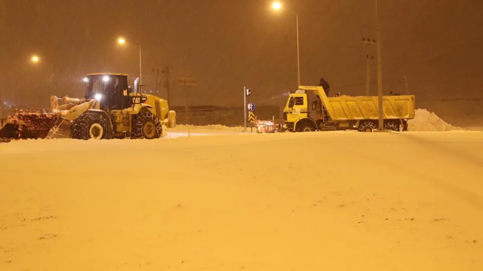 Kar yağışı nedeniyle hangi yollar ulaşıma kapalı? AFAD il il son durumu açıkladı
