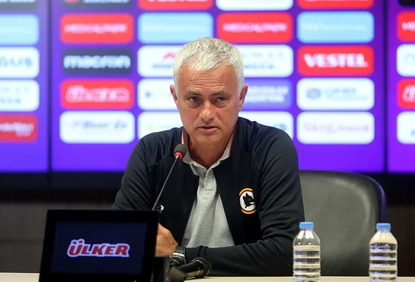 mourinhodan-trabzonspor-yorumu-cok-iyi-takim-taraftarlari-mukemmeldi-1629404446344.jpg Mourinho'dan Trabzonspor yorumu: Çok iyi takım, taraftarları mükemmeldi - 5