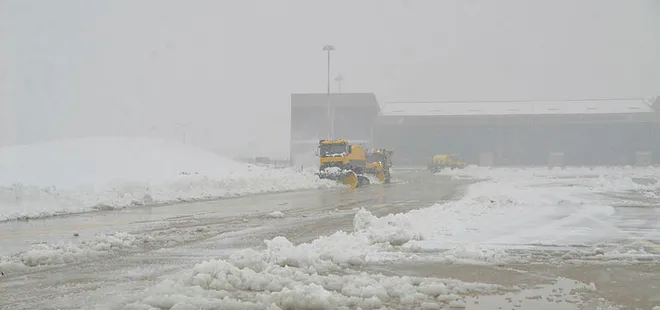 Hakkari’de uçak seferleri iptal edildi