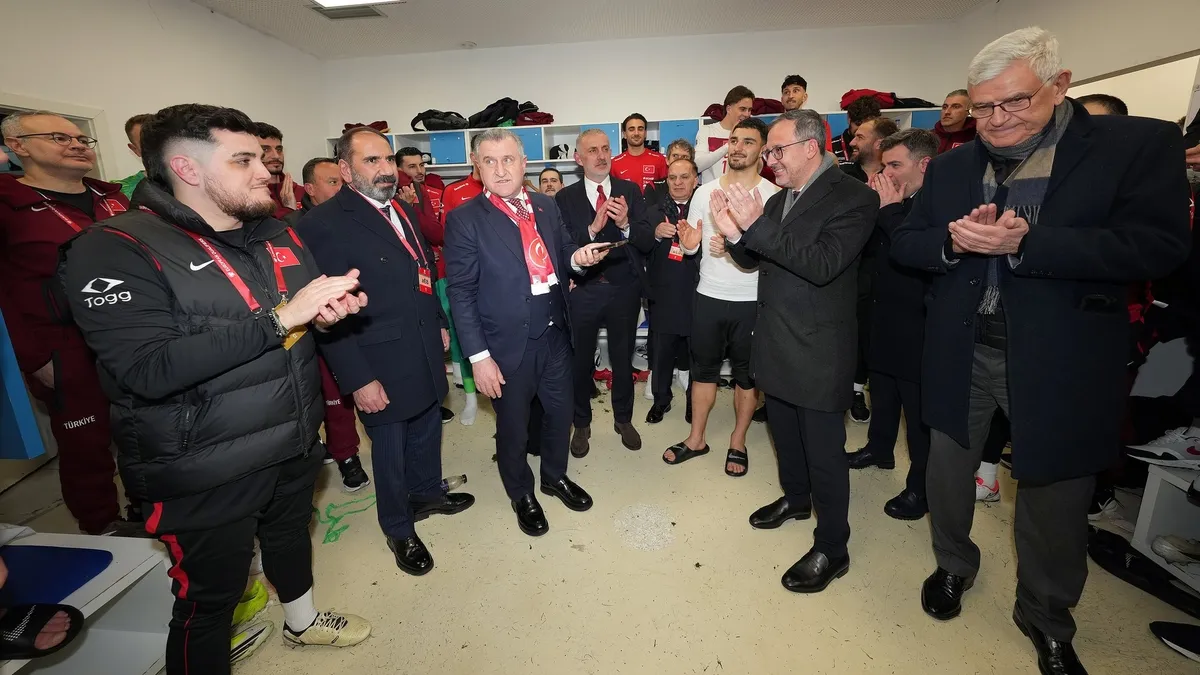 Başkan Erdoğan'dan A Milli Futbol Takımı'na tebrik telefonu