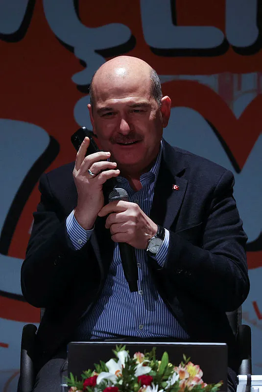 1648323435866.jpg Başkan Recep Tayyip Erdoğan Vanlı gençlere seslendi! Bakan Süleyman Soylu yoğun isteği kıramayarak Başkan Erdoğan'ı aradı - 3