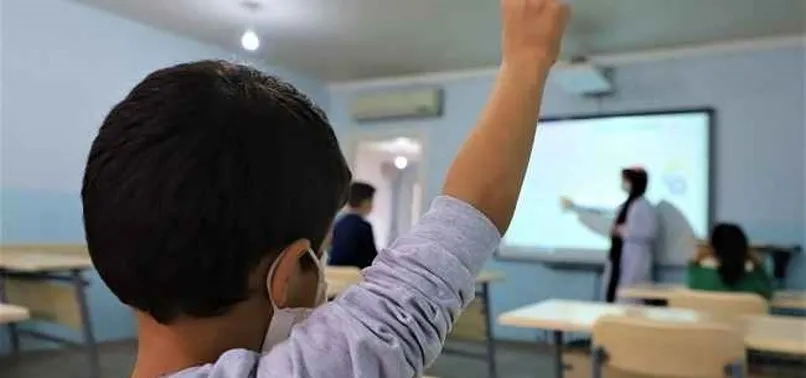 Uzmanından ara tatil tavsiyesi: Ekran süresi kısalmalı