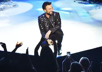 Tarkan’dan anlamlı konser