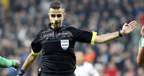 mete-kalkavan-kimdir-kac-yasinda-bjk-gs-maci-var-hakemi-mete-kalkavan-hangi-takimli-1635156012620.jpg Mete Kalkavan kimdir, kaç yaşında? BJK – GS maçı VAR hakemi Mete Kalkavan hangi takımlı? - 2