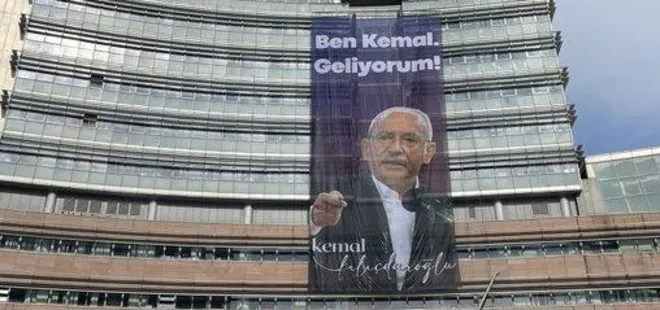 CHP Lideri Kemal Kılıçdaroğlu’ndan adaylık için yeni hamle! Genel Merkez’e Ben Kemal geliyorum afişi asıldı | Adaylık krizi pankartlara yansıdı