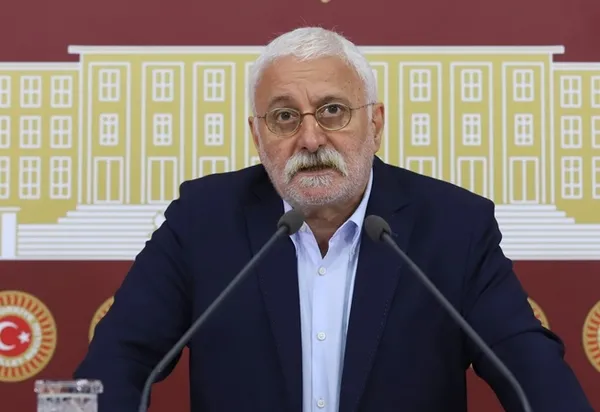 ittifaktaki-olaganustu-toplanti-krizi-buyuyor-hdpden-chpye-kendinizi-sorgulayin-tepkisi-1659453431922.jpg İttifaktaki 'olağanüstü toplantı' krizi büyüyor: HDP'den CHP'ye 'Kendinizi sorgulayın' tepkisi - 4