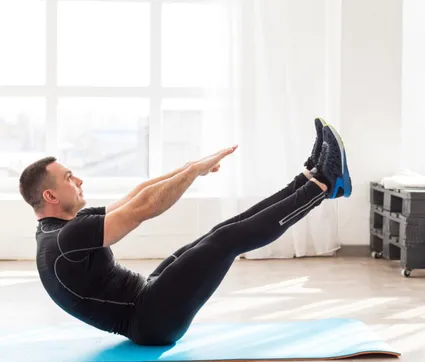 Mekikten daha etkili! Tek egzersizle karın, kalça ve dengeyi güçlendirin