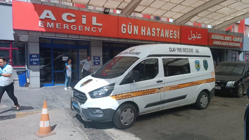 Hastanede dehşet dolu anlar! Sağlık personeli 16 yerinden bıçaklandı! Yasak aşk iddiası: Karışmayın namus meselesi!