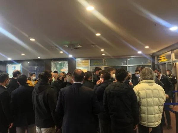 Kadıköy’deki derbide Galatasaray’a küfür eden sağlık çalışanları ceza alacak mı? Nihat Özdemir canlı yayında açıkladı!