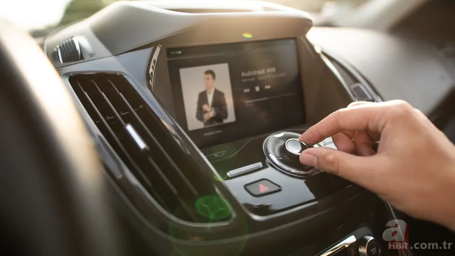 2026 Trafik Düzenlemesi: Arabada multimedya ve double teyp yasak mı? 2