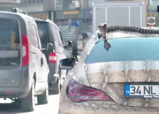 Gören dönüp bir daha baktı! Çıngıraklı araba hayrete düşürdü