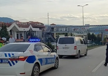 Kamyonet ve motosiklet birbirine girdi! Genç kız hayatını kaybetti