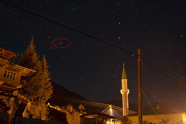 1614145254885.jpg Milyonda bir gerçekleşen gökyüzü olayı sandı! Fotoğrafa bakınca gözlerine inanamadı - 3